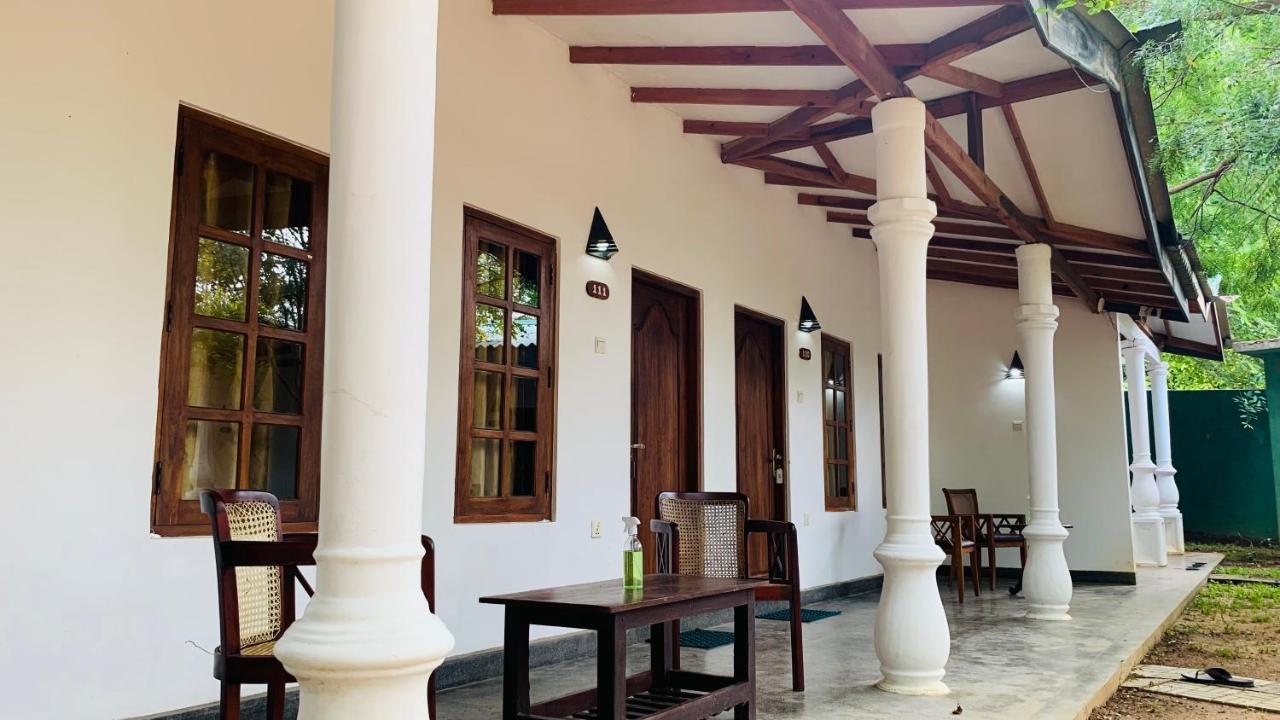 Kingfisher Resort Sigiriya Exterior foto
