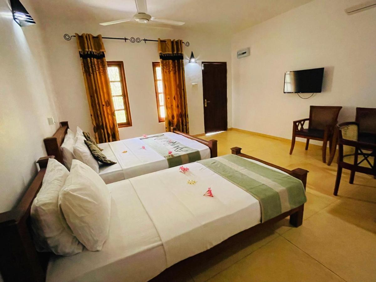 Kingfisher Resort Sigiriya Exterior foto