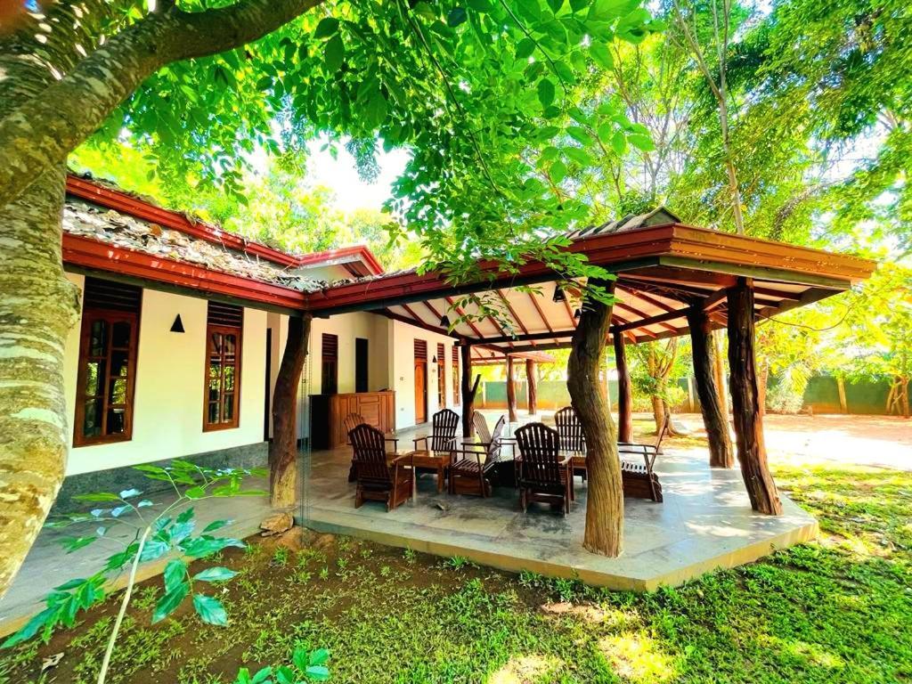 Kingfisher Resort Sigiriya Exterior foto